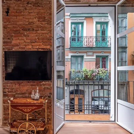 Encantador En El Casco Antiguo De Μπιλμπάο