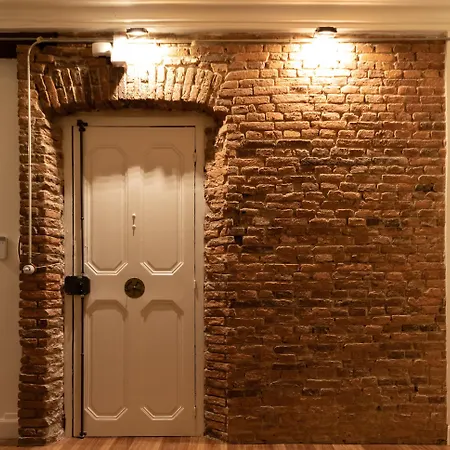 Encantador En El Casco Antiguo De * Μπιλμπάο